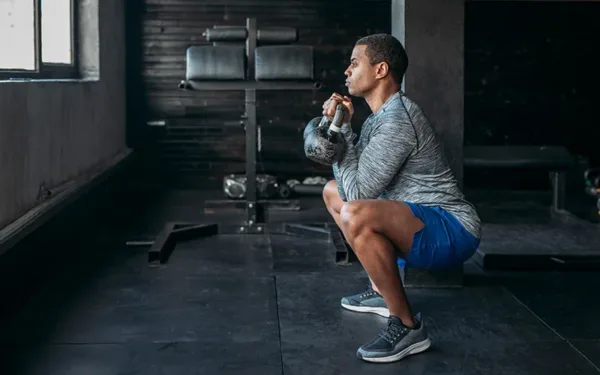 Kettlebell-Goblet-Squats-2