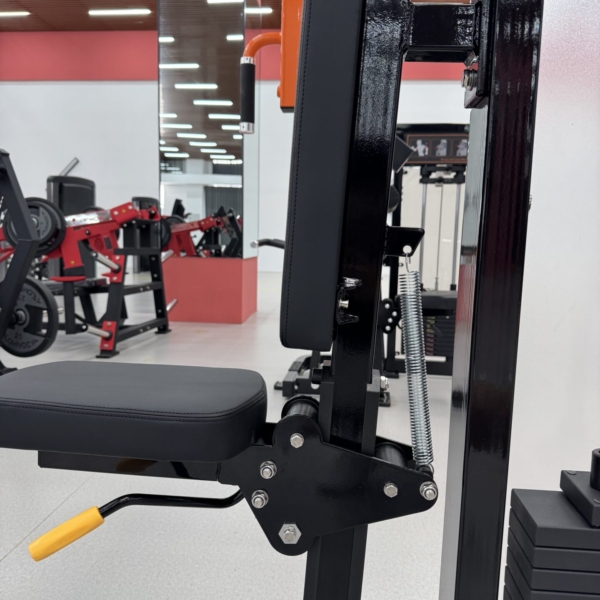 rear delt flyes machine 3