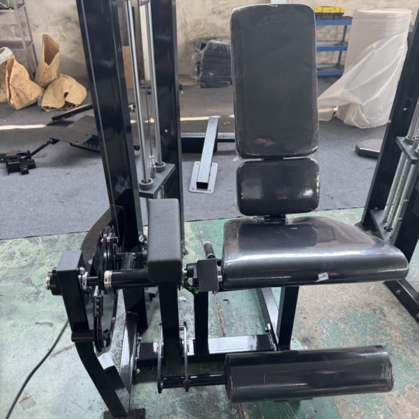 leg extension machine 5